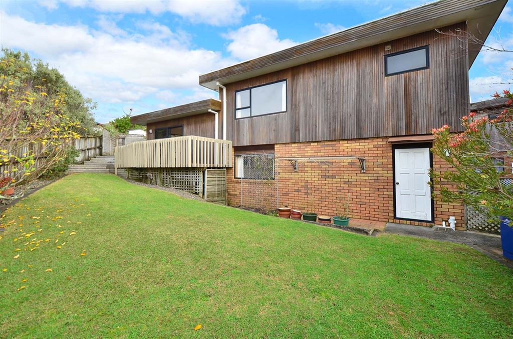 2/2 Carl Place, Unsworth Heights