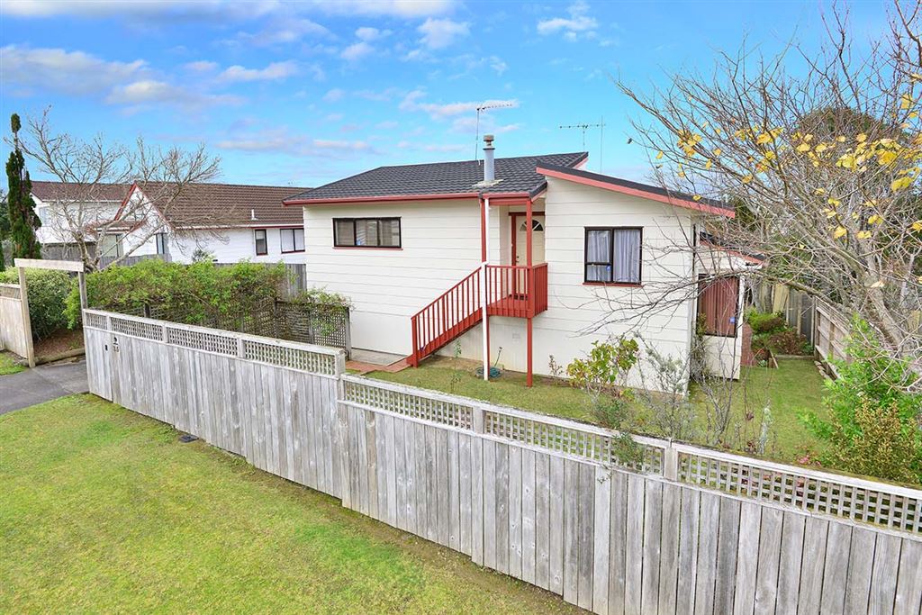 25 Athena Drive, Totara Vale