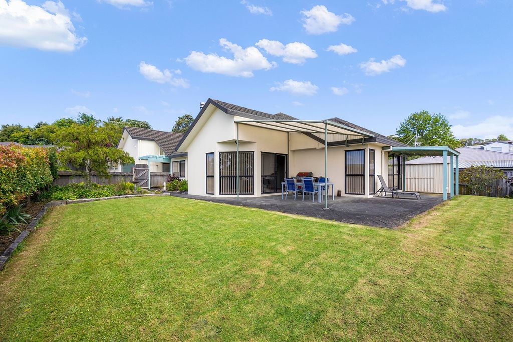 11 Sandpiper Grove, Unsworth Heights