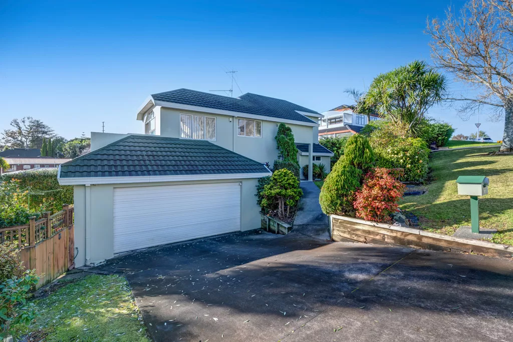 1a Meadowood Drive, Unsworth Heights