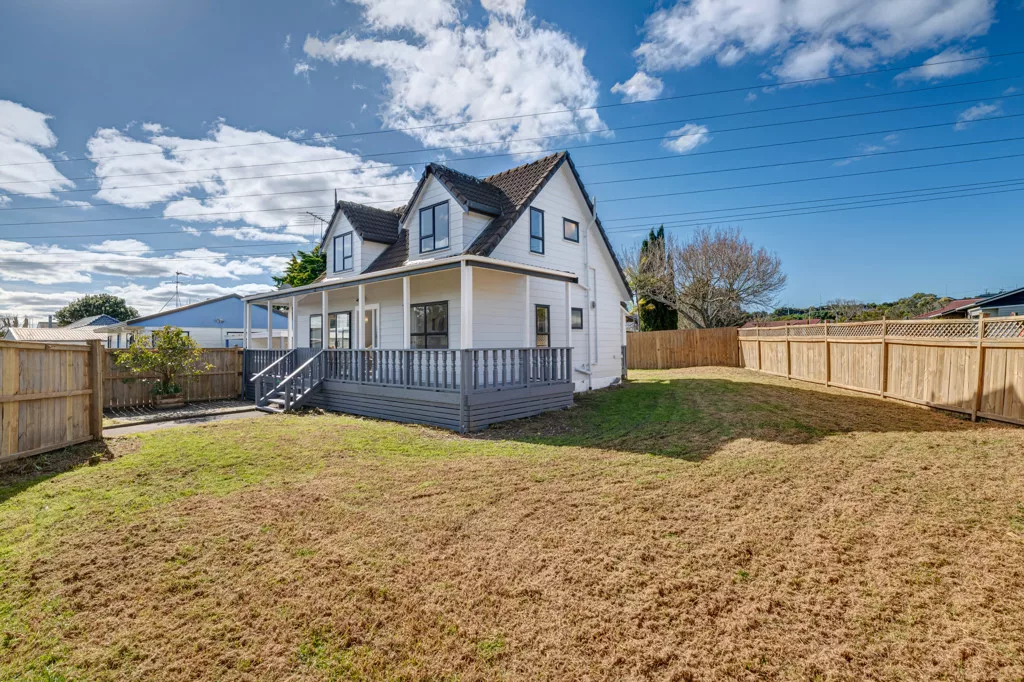 1/107 Santiago Crescent, Unsworth Heights
