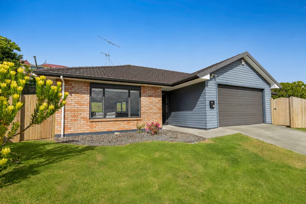 15 Black Teal Close, Unsworth Heights